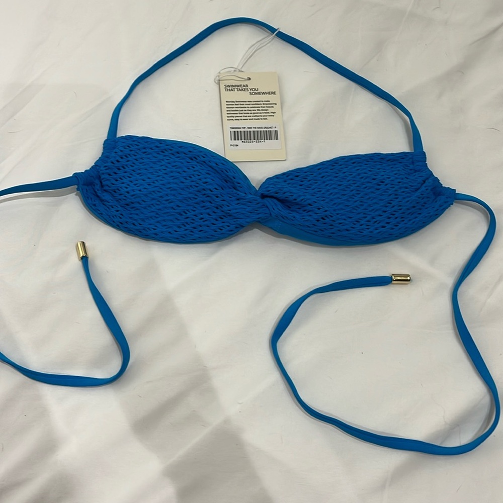 Monday Swimwear - Tamarama Top Size P- Ride the Wave Crochet